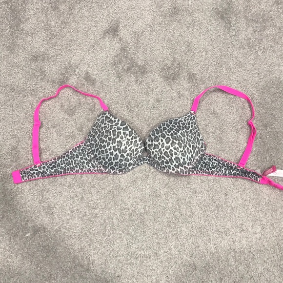 VS Pink Push Up Bra - Picture 2 of 4